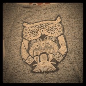 Free kiss shirt with an owl on it